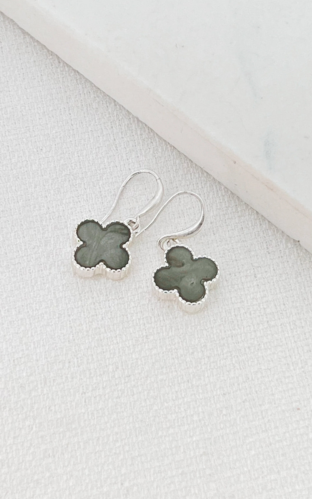 Grey clover earrings silver