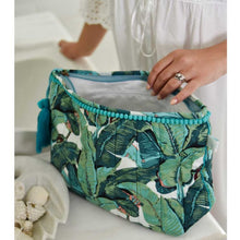 Load image into Gallery viewer, Large wash bag Tropical leaf
